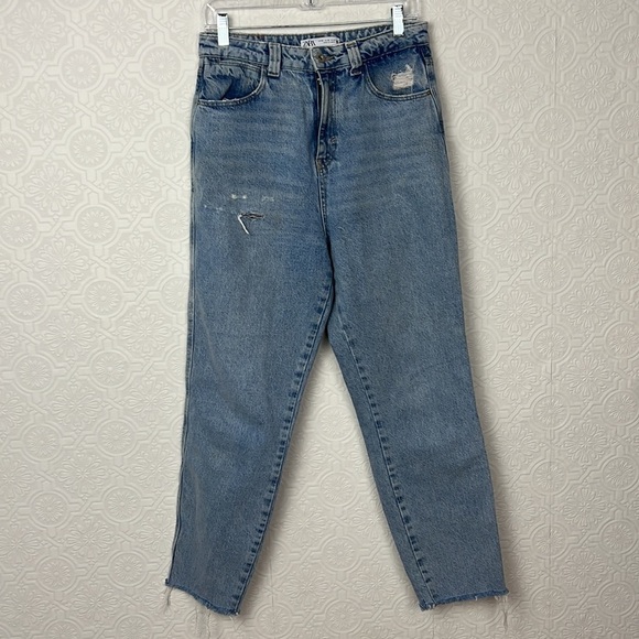 Zara Mom Jean High Waist Medium Wash Jeans Denim 6 6164 073 Raw Hem Distressed - Picture 1 of 6